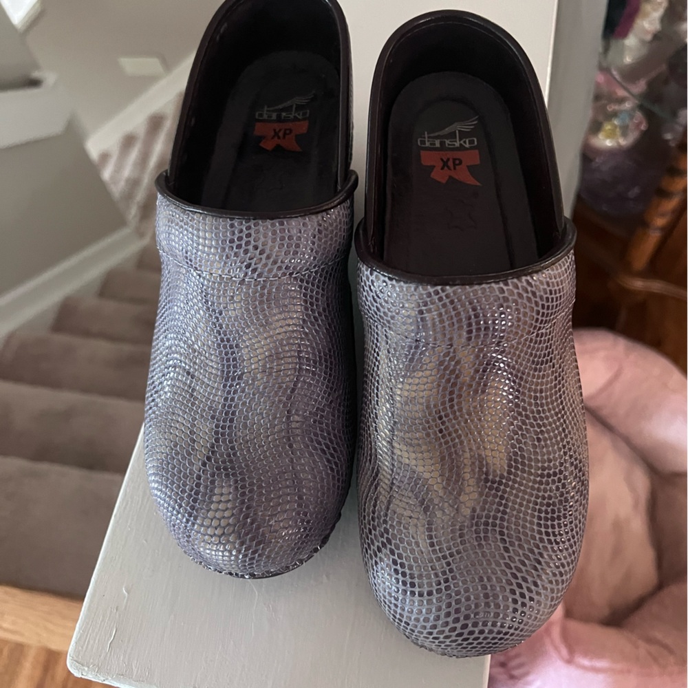 Dansko Textured Gray Women's Mules
